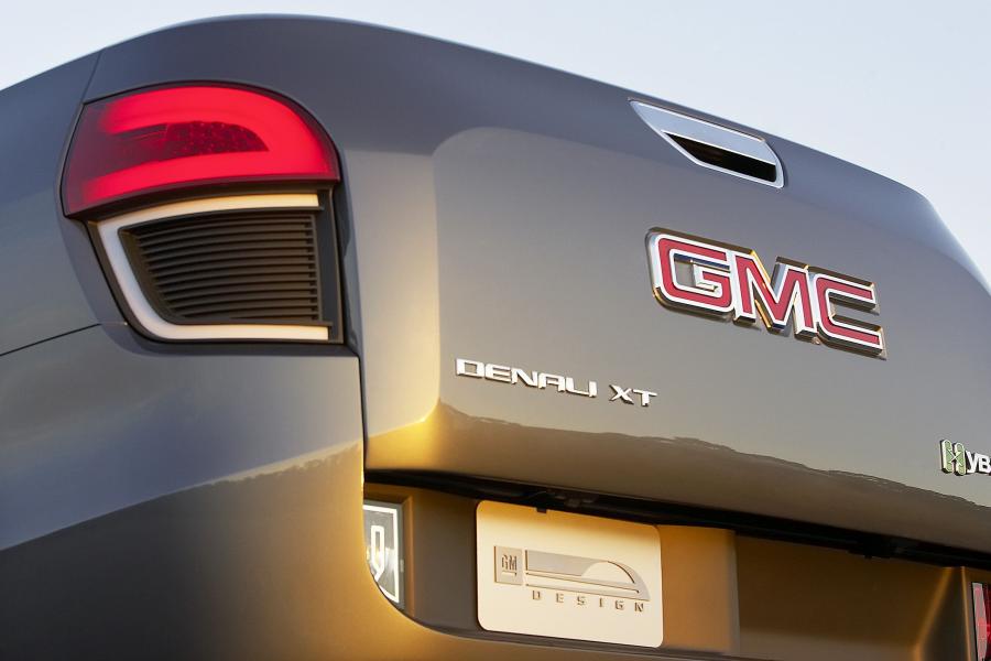  GMC Denali XT Hybrid Concept 2008 года  (фото 37 из 51)